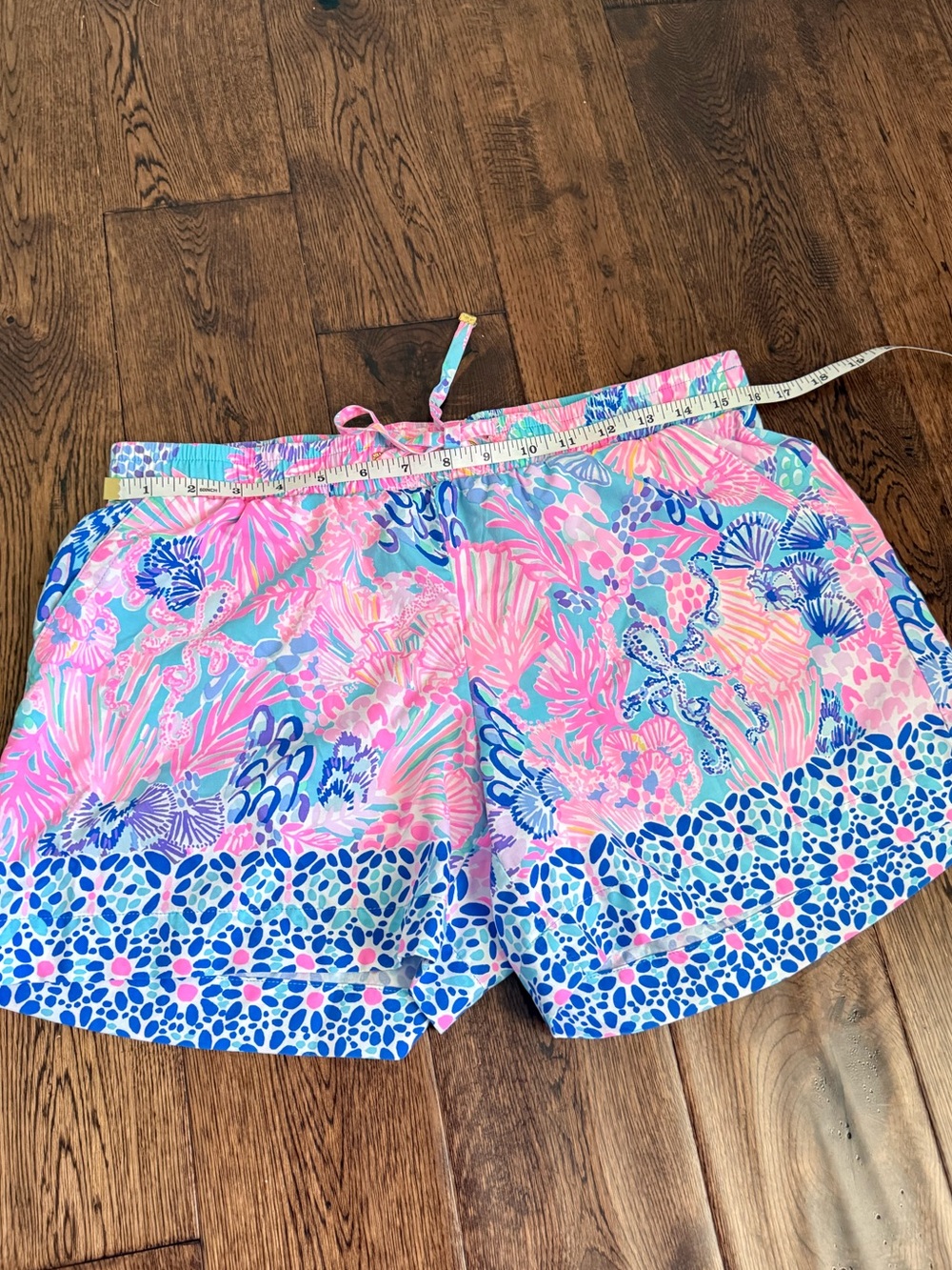 Lilly Pulitzer Shorts - Picture 4 of 9